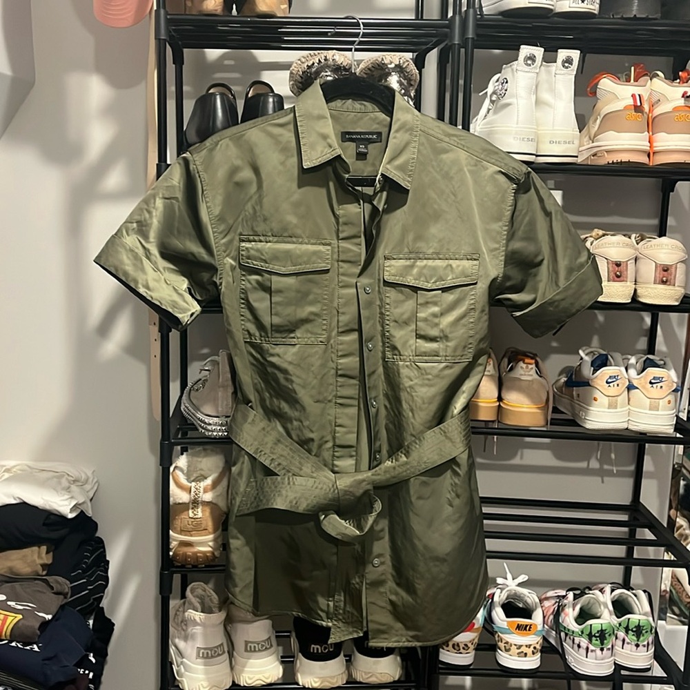 Banana republic nylon shirt